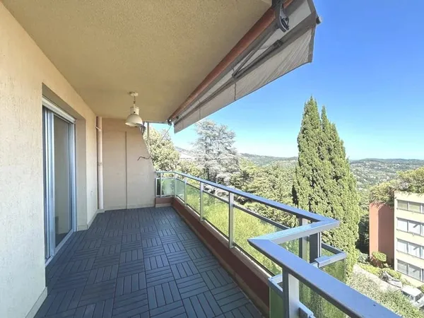 SPLENDIDE APPARTEMENT AVEC VUE MER - GRASSE EST limite MAGAGNOSC