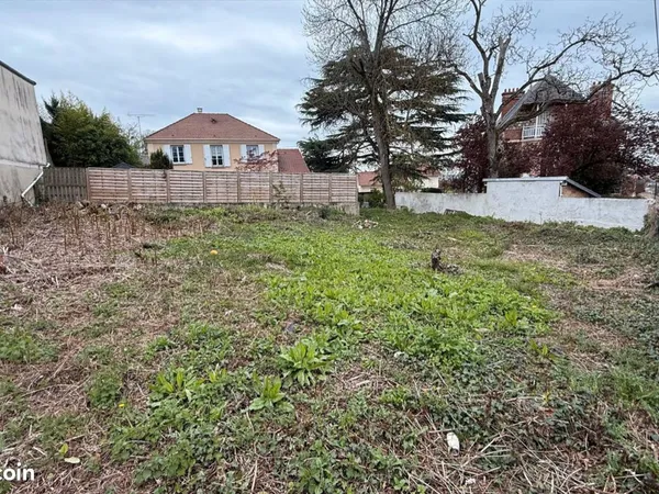TERRAIN CONSTRUCTIBLE 565m2 ECOUEN