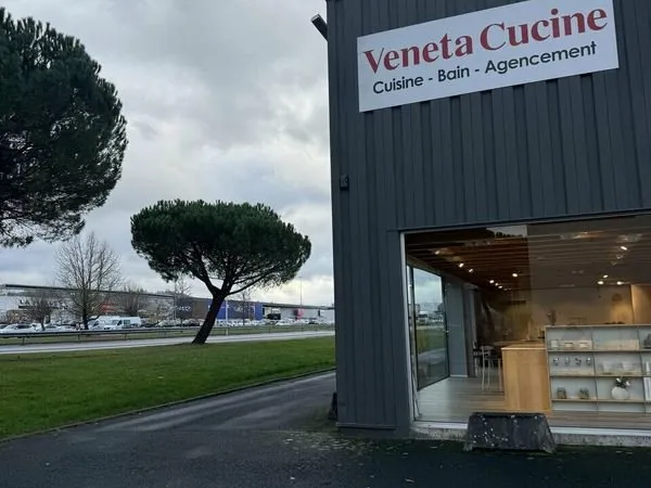 LOCAL COMMERCIAL 430 m² BRIVE-LA-GAILLARDE