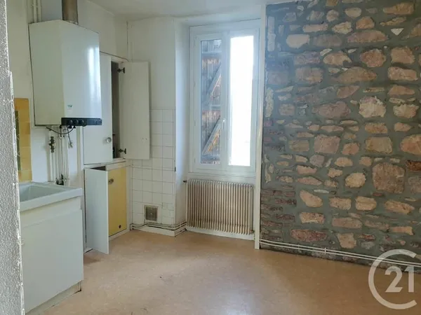Bâtiment 168 m²