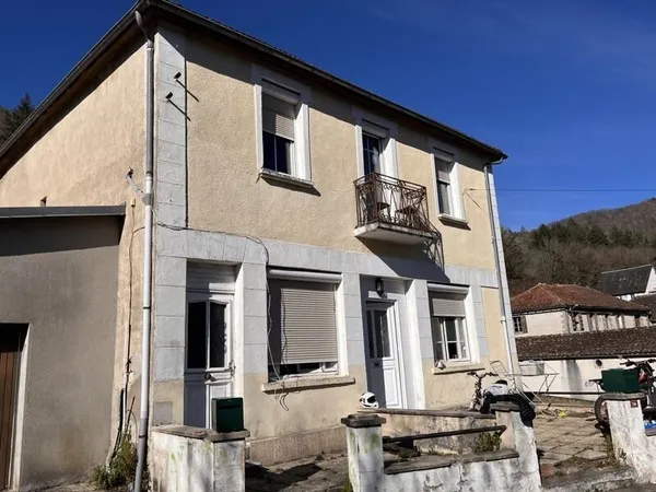 Maison de bourg de 10 pièces principales