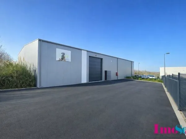 ENTREPOT à VENDRE