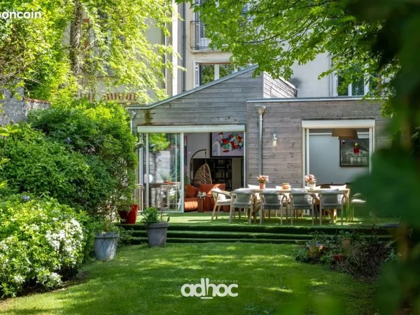 Maison de ville 10 pièces 285 m²