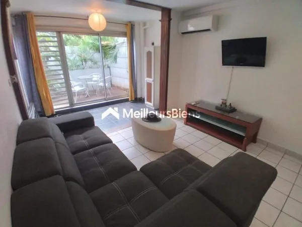 Appartement T2/T3 de 57 m² Saint Gilles les Bains (prox. Roches Noires)
