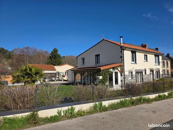 Vente | Maison | 180 m² | Saint-Genès-Champanelle | Piscine