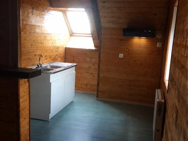 Appartement Location Montaignac-Saint-Hippolyte 1p 25m² 300€