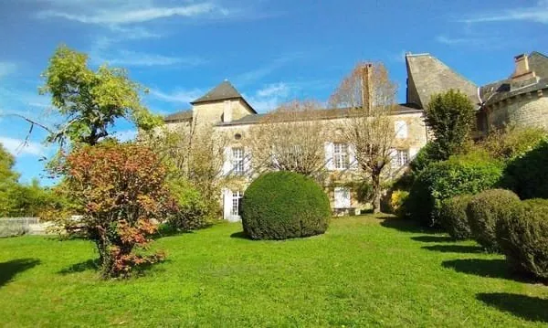 Maison 15 pièces 450 m²
