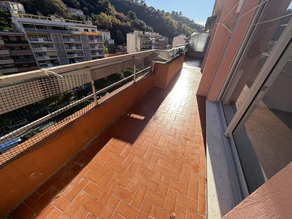 Dernier étage avec terrasse et garage Magnifique 3 pièces