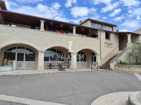 Local commercial 115 m²