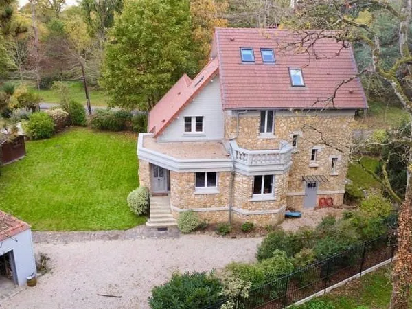 Maison 10 pièces 225 m²