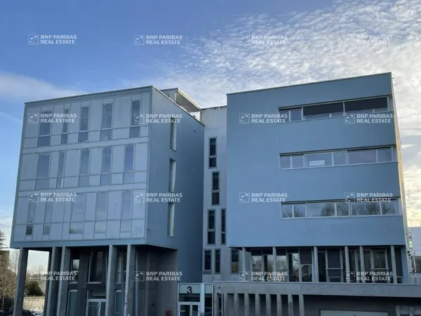 Bureaux 782 m²