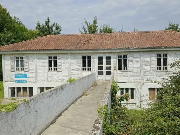 Loft d'habitation ou bureaux spacieux de 250m² à créer