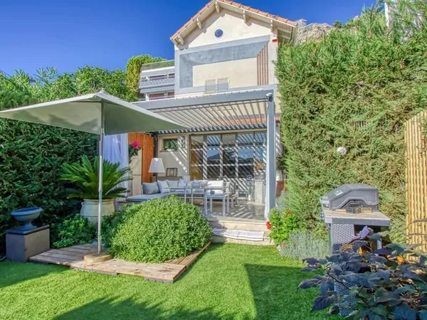 Maison, Roquebrune-Cap-Martin (secteur Saint-Roman)