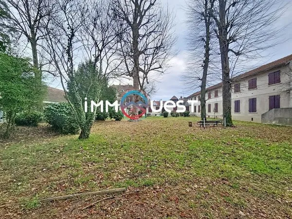 Immeuble en Location - Mandres-les-Roses (94520)