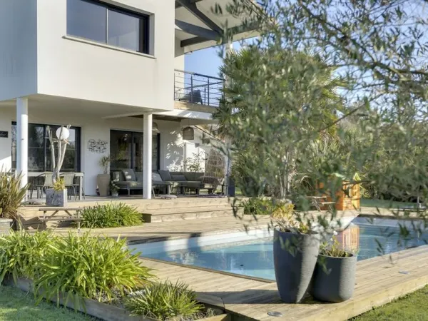 Maison de luxe 6 pièces 220 m²