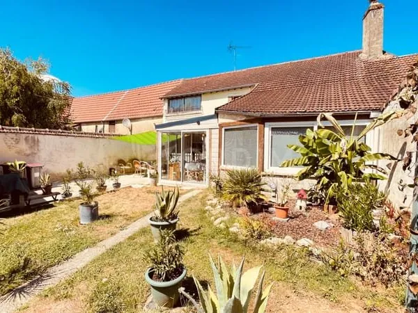 Bien immobilier de rendement Vente Dyé 5p 110m² 115000€