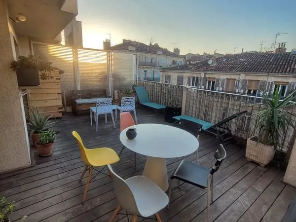 Vent T3 quartier Longchamp avec terrasse de 25m2