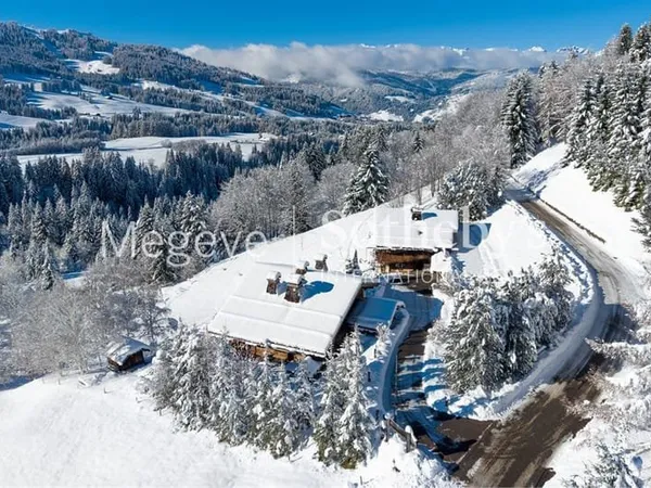 Domaine Épervier - Deux chalets connectés sur une propriété de 20.000 m²