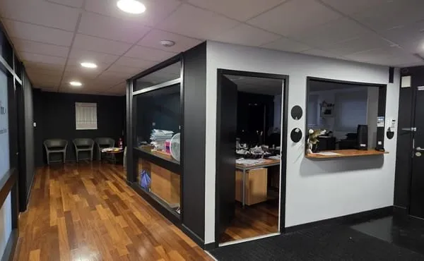 BUREAUX DE STANDING 246 m2 VUE MONTAGNE & ARCHIPEL PAR