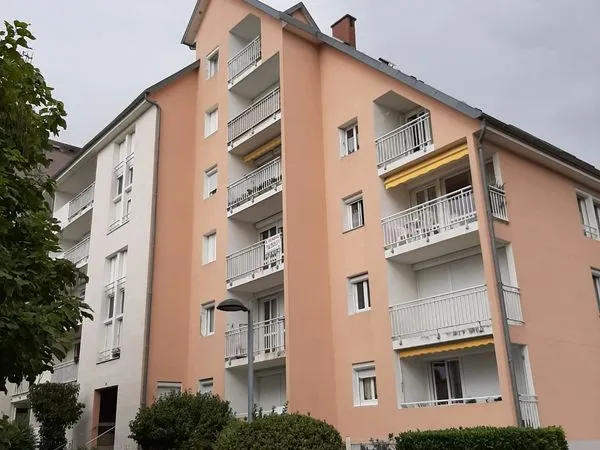 Appartement F1 bis meublé + place de parking
