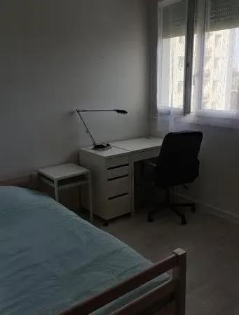 Chambre 1 pièce 9 m²