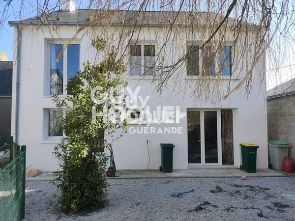 Local Commercial avec appartement à l'étage