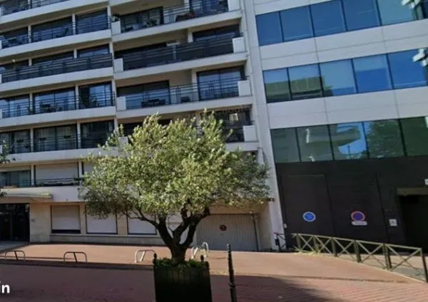 🚗 Place de parking sécurisée - Métro Pont de Levallois (sous-terrain, badge, gardien)