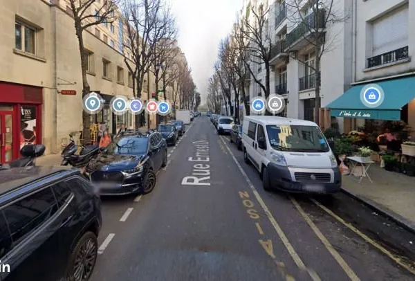 Local 93 m²