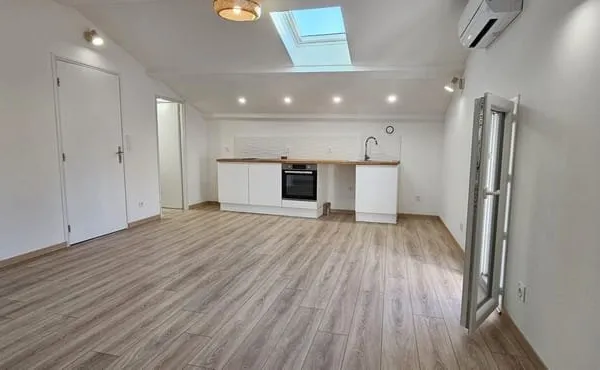 Studio dernier étage en location 550 EUR par mois à Argelès-Su