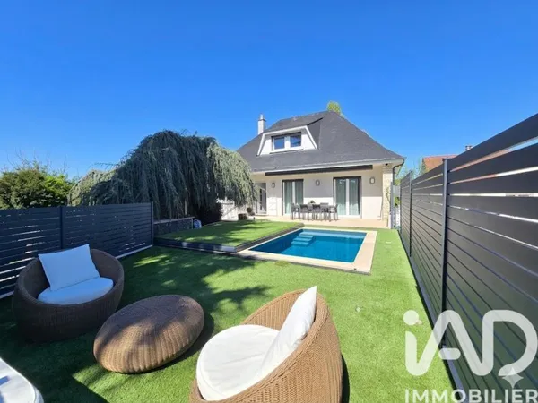Maison 8 pièces 208 m²