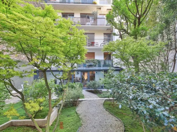 Duplex Rez de jardin + bâtiment indépendant