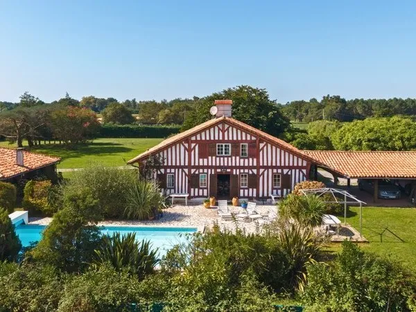 Soustons, authentique maison landaise du XVIIIe, 265 m², dépendances, piscine, parc paysagé 6 800 m²
