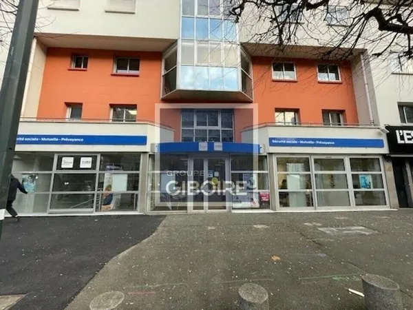 Local commercial 193 m²