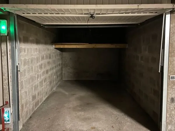 Garage fermé / Box - Lyon 9 (Rue Professeur Patel) - Spécial Investisseur