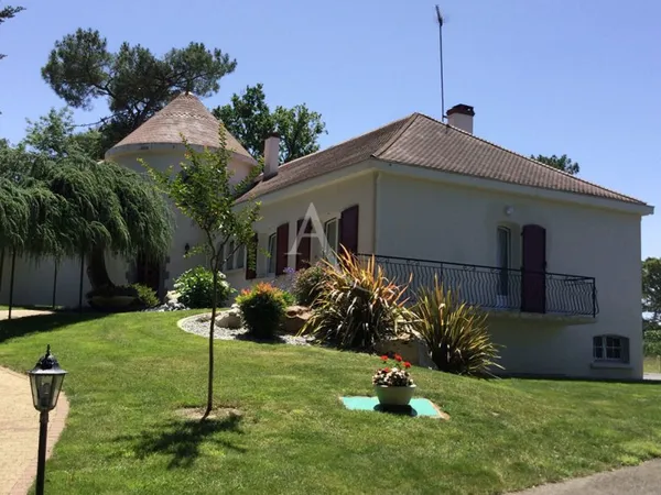 Demeure de charme MARTINET 8 pièce(s) - 226 m²