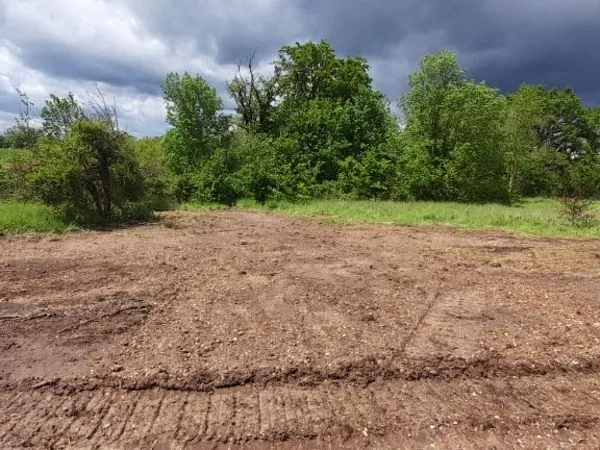 Terrain 800 m²