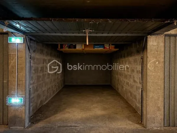 GARAGE EN SOUS SOL - 60 RUE ANATOLE FRANCE - GRENOBLE