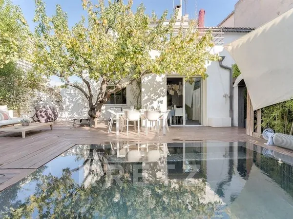 Mazargues Maison avec jardin, patio, piscine et garage.