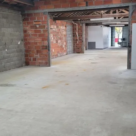 A louer atelier - garage - bâtiment de stockage de 233 m² aux HERBIERS