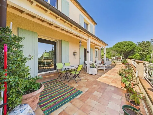 Maison 6 pièces 225 m²