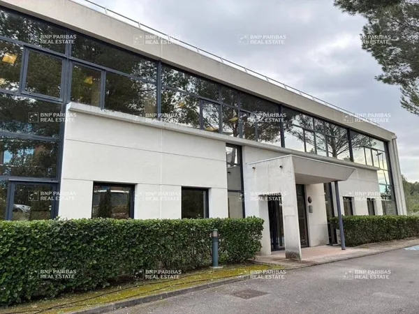 Bureau 515 m²