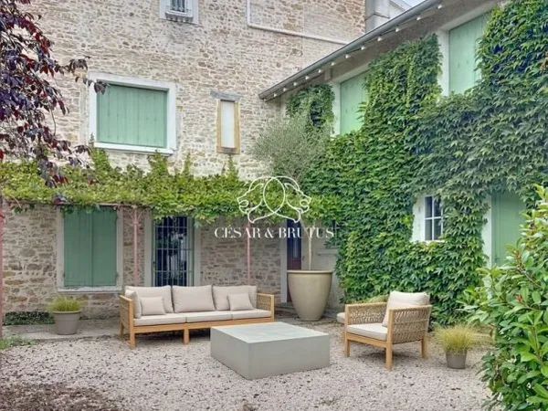 Maison familiale à FLEURIEU SUR SAONE