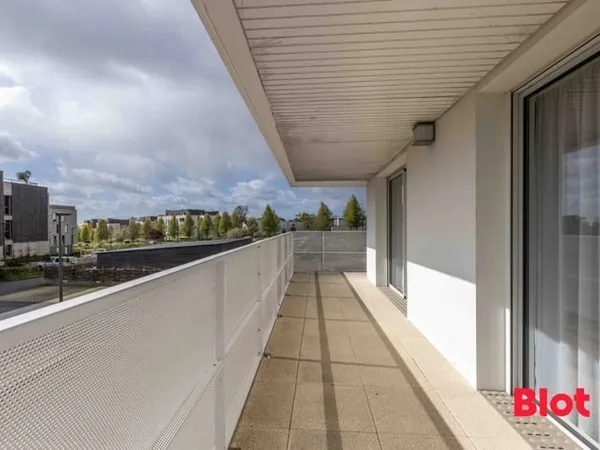 À VENDRE - Bel appartement réçent avec ascenseur