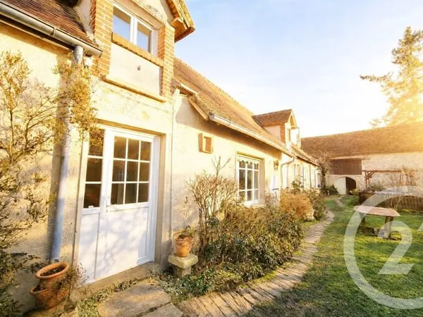 Maison 8 pièces 215 m²