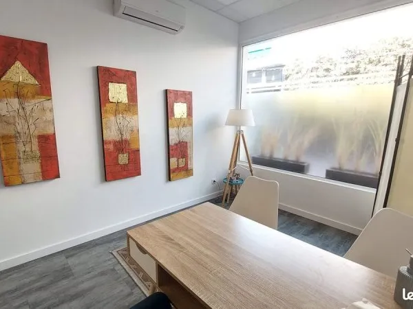 𝗔 𝗟𝗢𝗨𝗘𝗥 - 𝗖𝗮𝗯𝗶𝗻𝗲𝘁 𝗺𝗲́𝗱𝗶𝗰𝗮𝗹 / 𝗣𝗮𝗿𝗮𝗺𝗲́𝗱𝗶𝗰𝗮𝗹 𝘀𝘂𝗿 𝗖𝗮𝗿𝗿𝗼𝘀 (06)