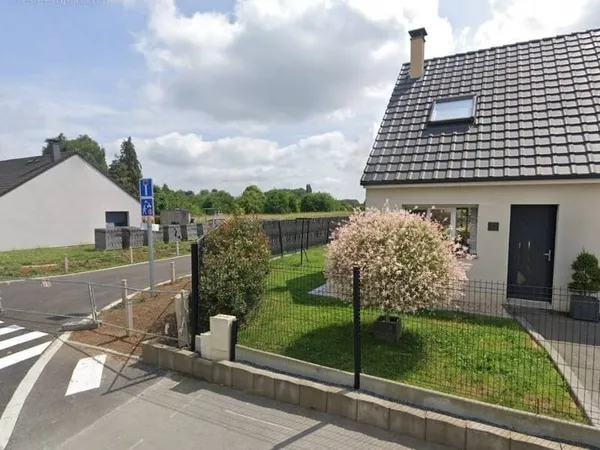 Terrain 751 m²