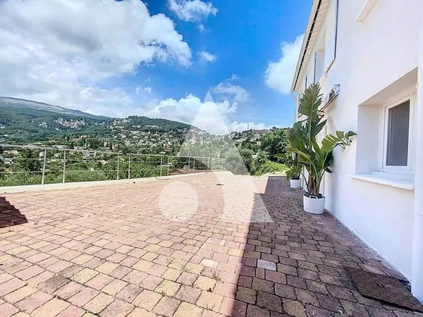 Maison Grasse bas de maison 3 pièces avec terrain vue panoramique