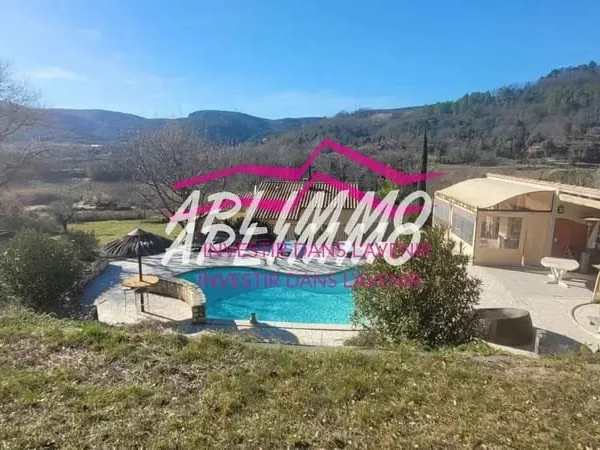 Propriété avec 2 gîtes et piscine