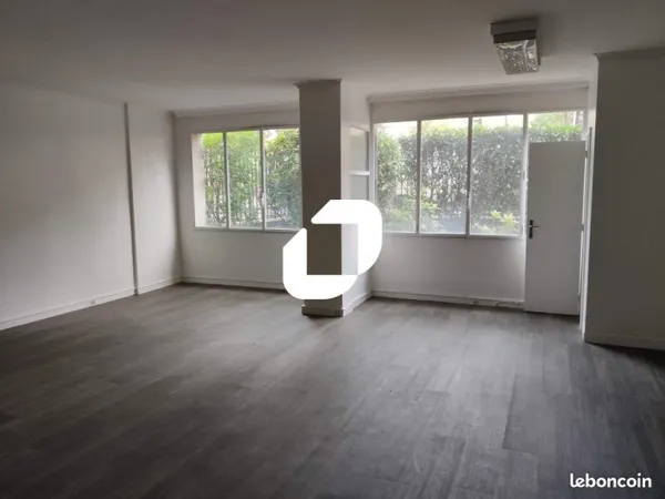 Bureau 56 m²
