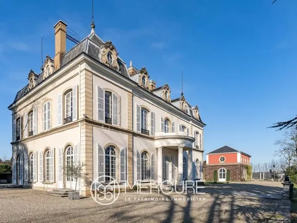 LYON - ECULLY - EXCEPTIONNELLE MAISON DE MAITRE SUR 3,95 HA